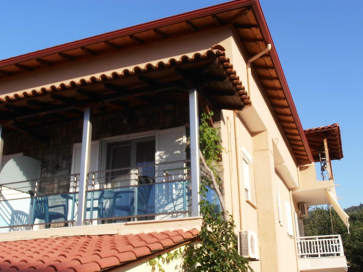 Отель Itamos House Вурвуру Экстерьер фото